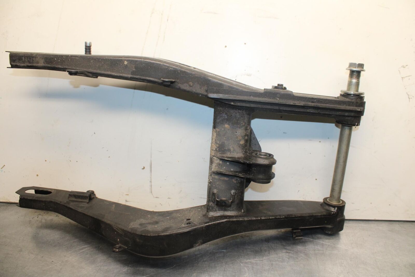 12-17 KAWASAKI ER-6N Z650 REAR SWINGARM BACK SUSPENSION SWING ARM BB607