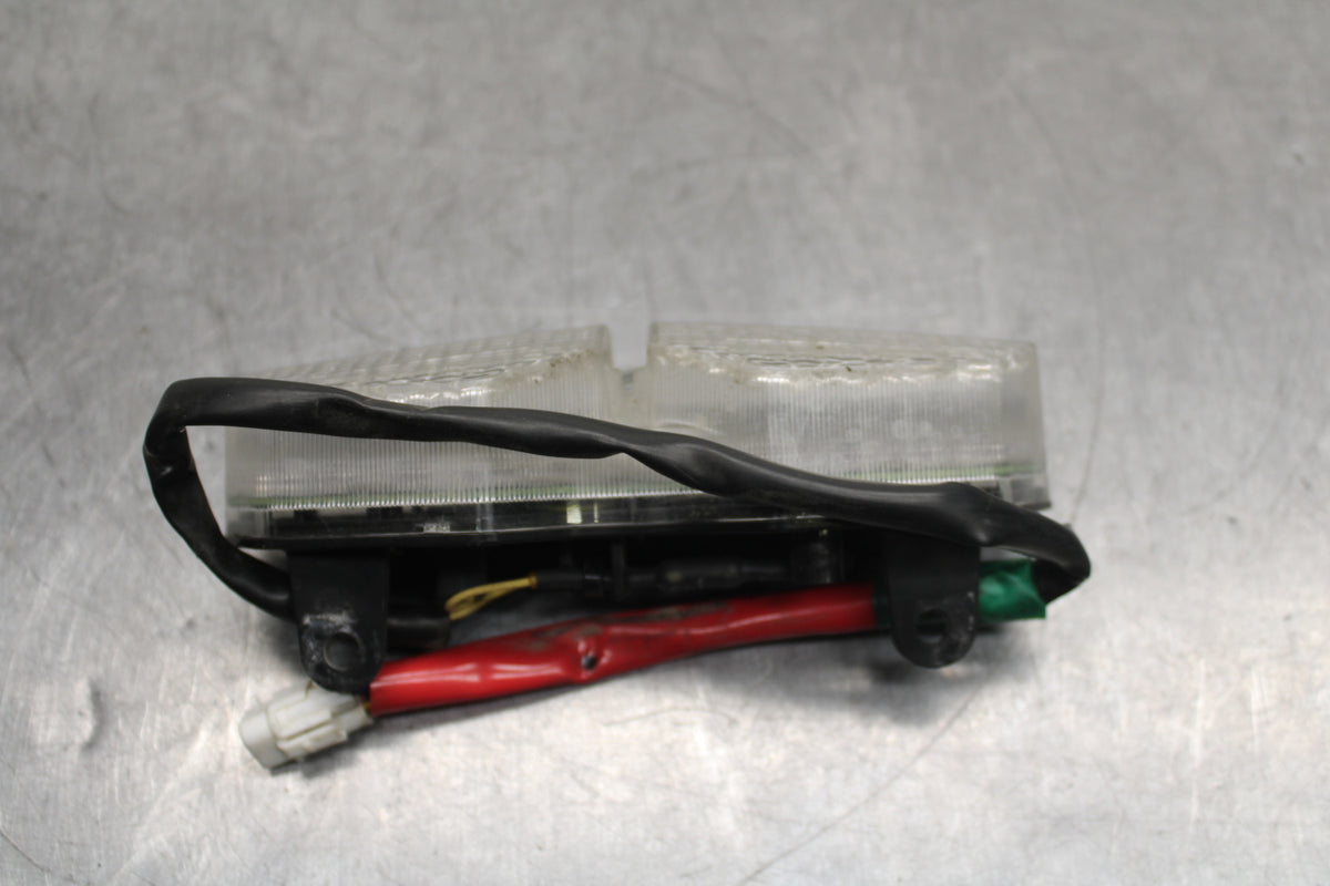 08-09 YAMAHA YZF R6S REAR TAIL TAILLIGHT BACK BRAKE LIGHT BB114