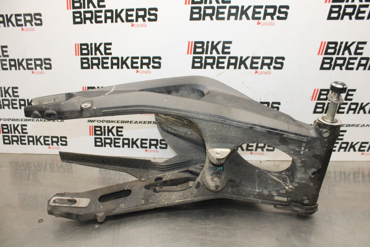 20 TRIUMPH STREET TRIPLE 765 REAR SWINGARM BACK SUSPENSION SWING ARM BB864
