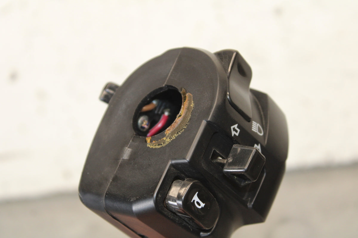 18-23 KAWASAKI NINJA 400 LEFT CLIP ON HANDLE HORN SIGNALS SWITCH SWITCHES  BB679