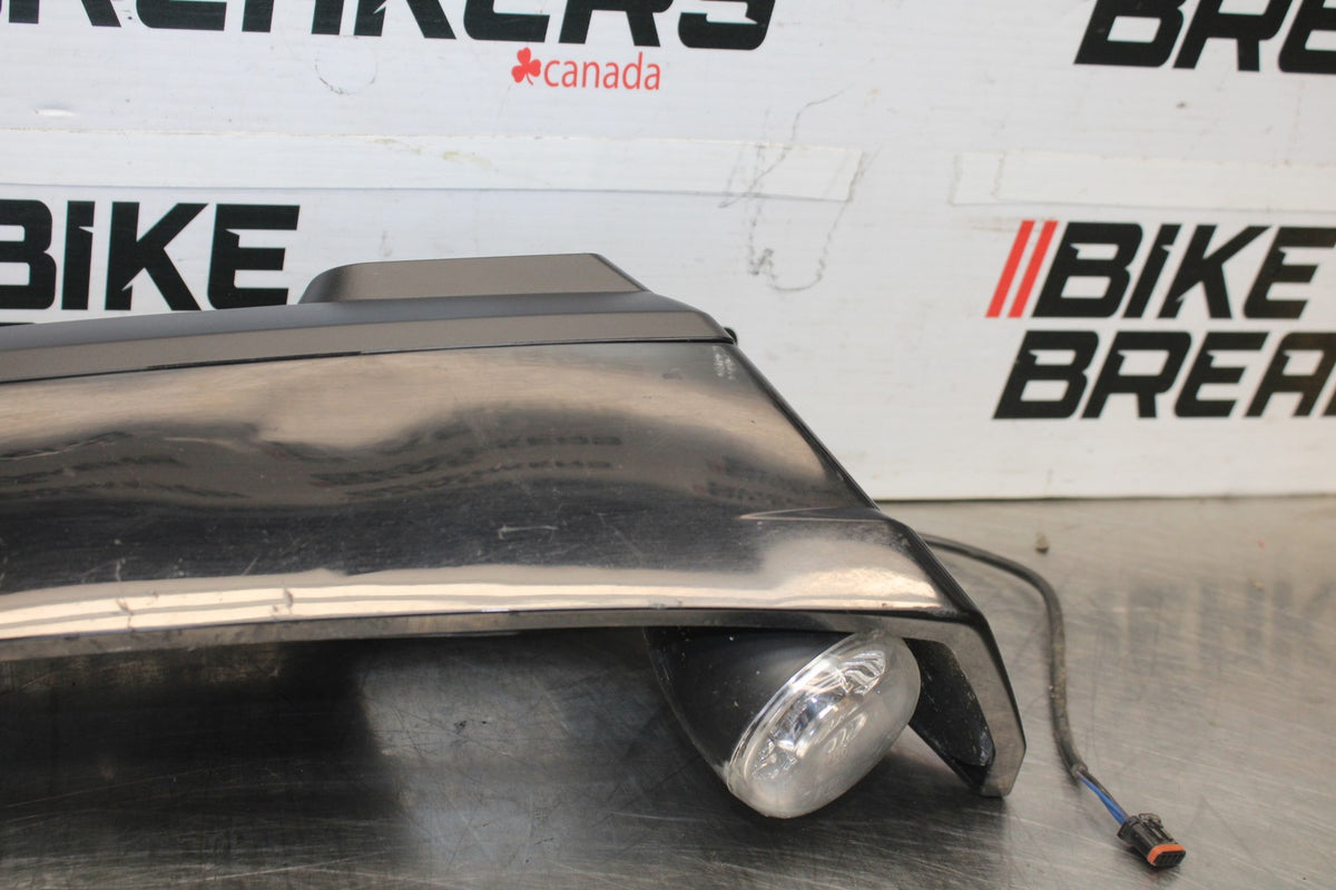 22 HARLEY-DAVIDSON PAN AMERICA 1250 RIGHT MID SIDE FAIRING COWL PLASTIC BB910