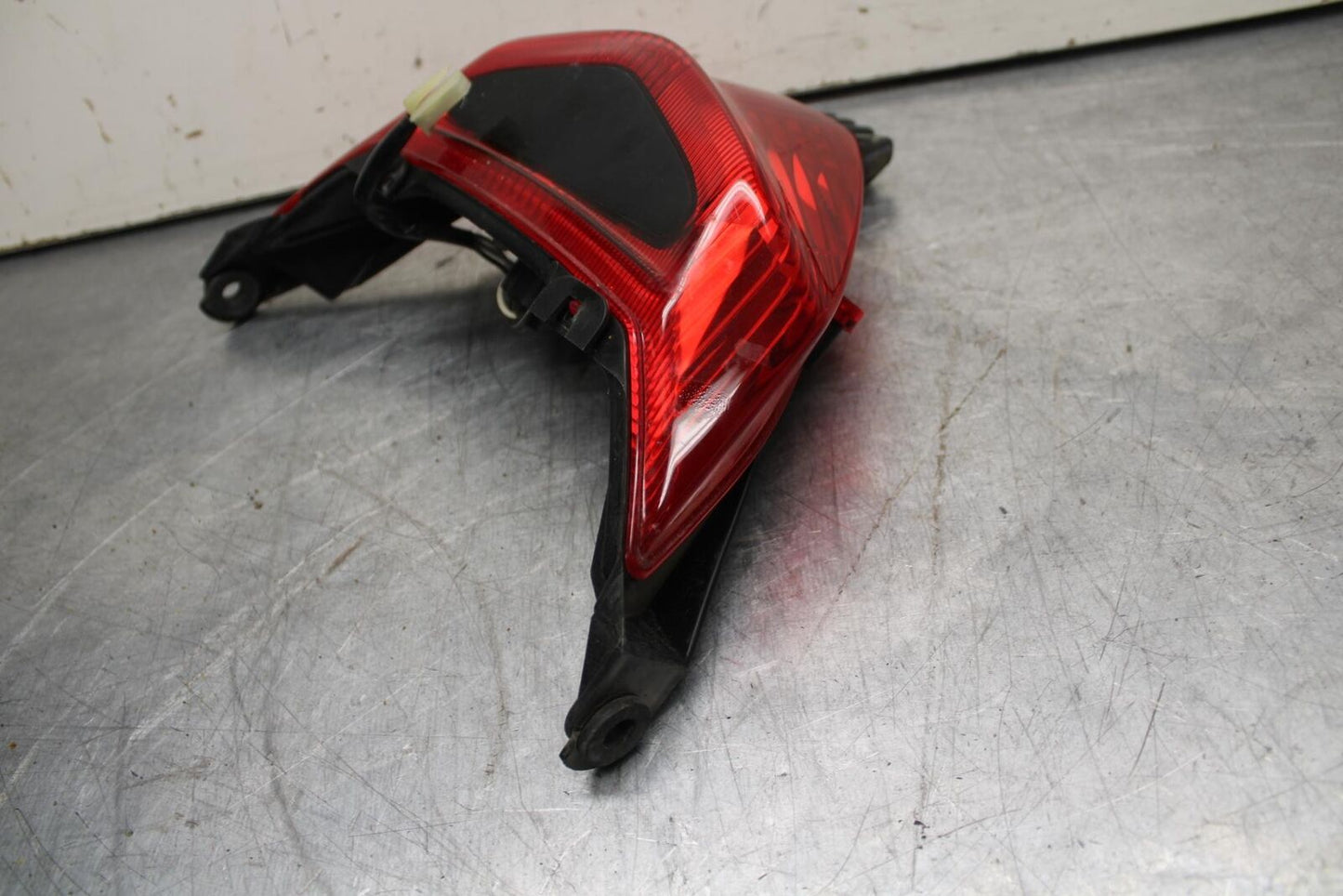 07-12 SUZUKI BANDIT GSF 650 F GSX650F/ REAR TAIL TAILLIGHT BACK BRAKE LIGHT BB90