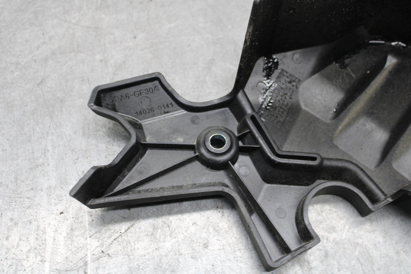 18-23 KAWASAKI NINJA 400 ENGINE SPROCKET COVER BB660