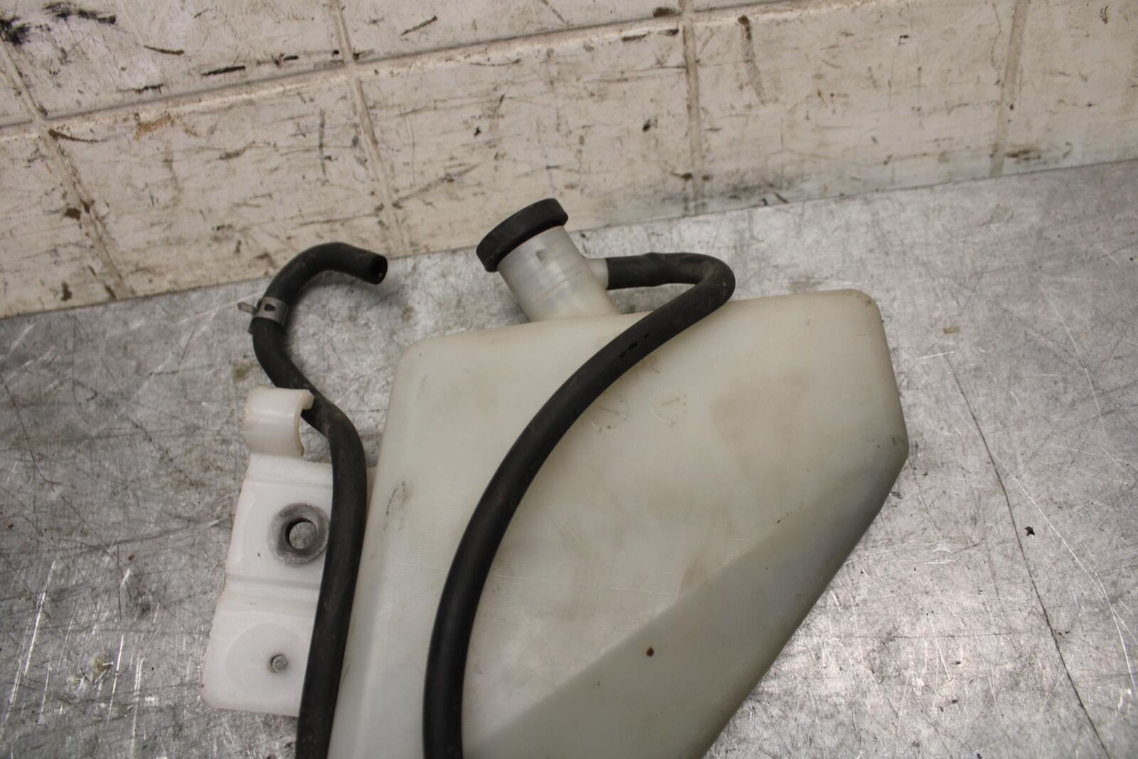 2007 Suzuki GSXR600 COOLANT WATER TANK RESERVOIR BOTTLE 17910-01H00 BB540