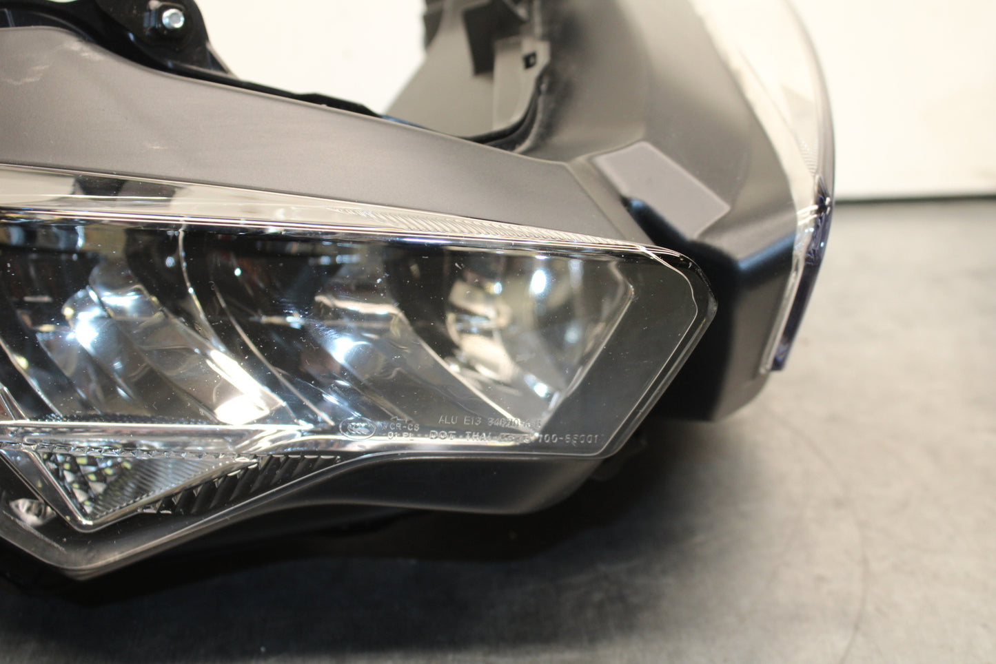 19-23 KAWASAKI NINJA ZX6R FRONT HEADLIGHT HEAD LIGHT LAMP BB749