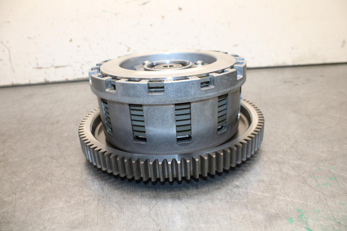 22-24 INDIAN CHIEF BOBBER DARK HORSE COMPLETE CLUTCH W PLATES BASKET HUB BB717