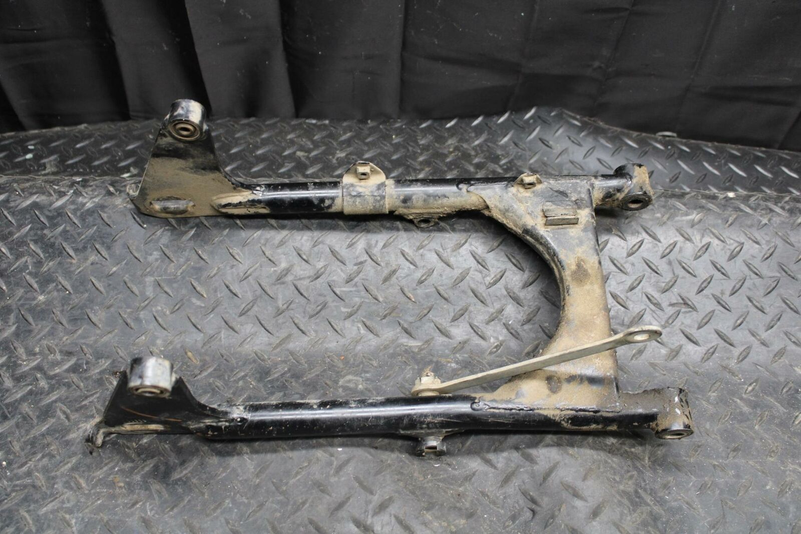 71 YAMAHA L5 SWINGARM SWING ARM SUSPENSION BB230