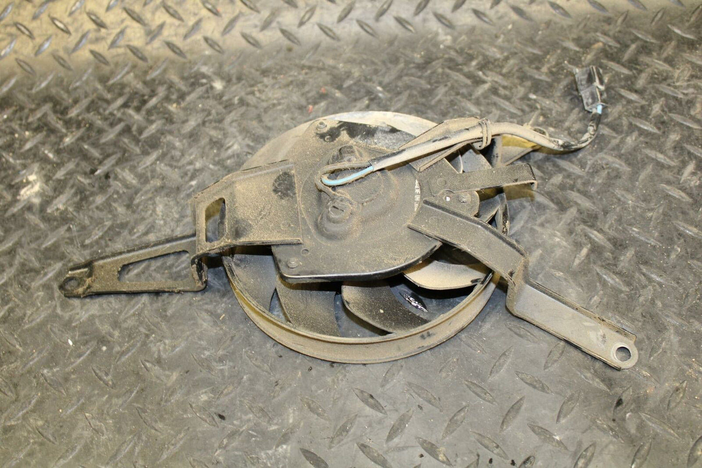 06-07 KAWASAKI NINJA ZX10R ENGINE RADIATOR COOLING FAN 59502-0020 BB186