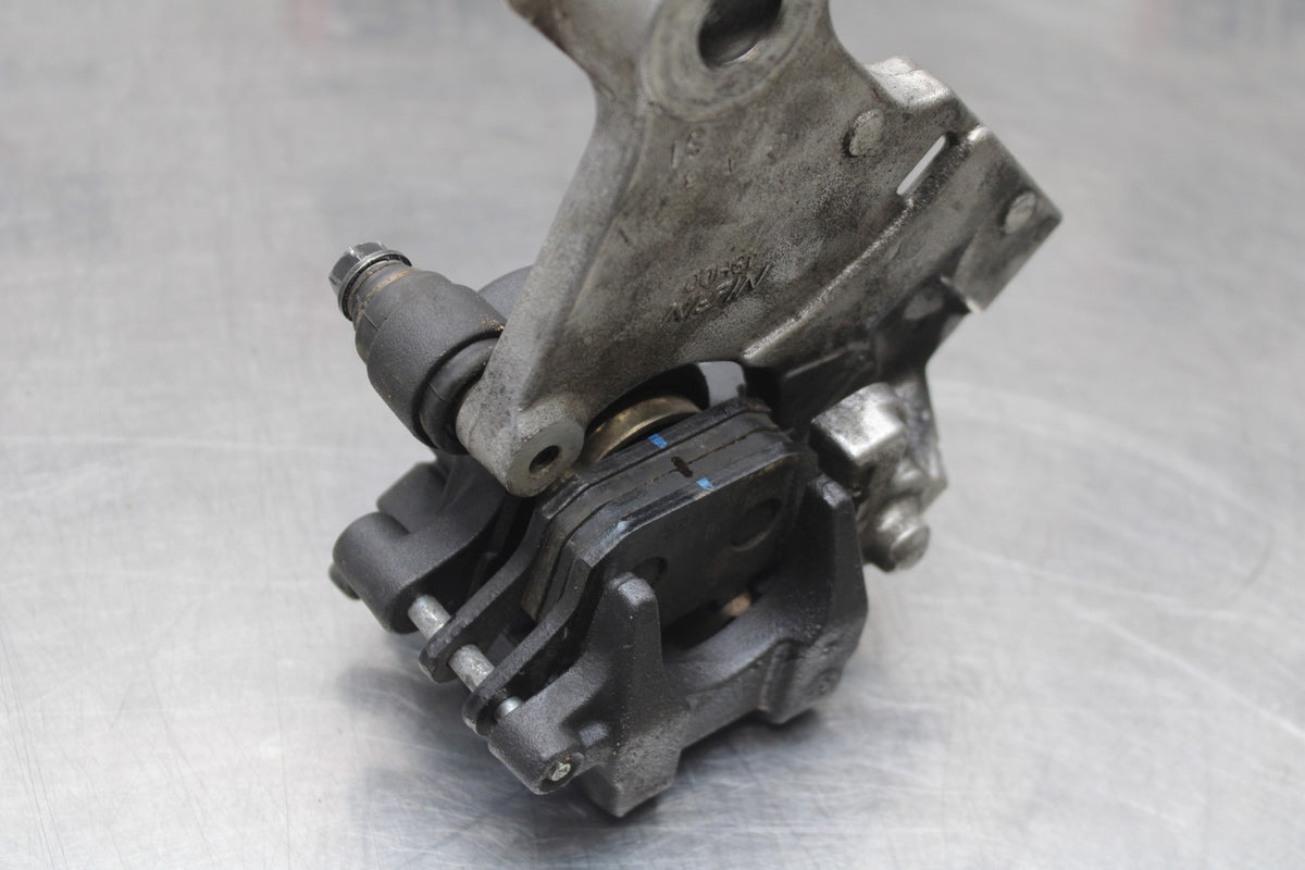 15 SUZUKI GW250F REAR BACK BRAKE CALIPER W MOUNT BRACKET BB789