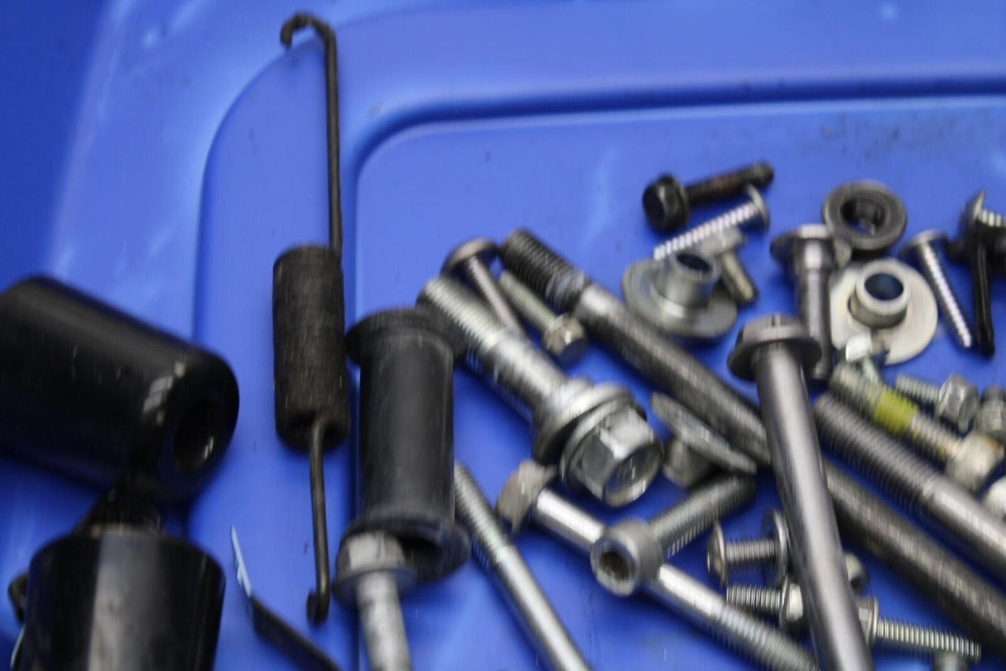 2014 Kawasaki Ninja 650 EX650E ENGINE MOUNTING AND MISC BOLTS HARDWARE BB569