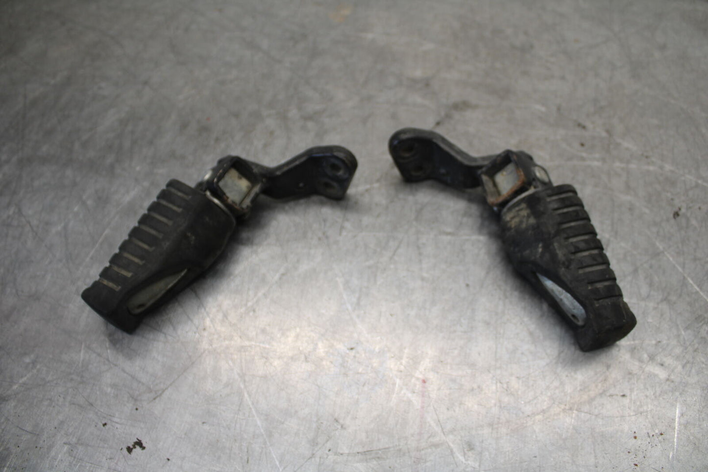 08-18 KAWASAKI KLR650 FRONT FOOT RESTS PEGS STEPS SET PAIR BB707