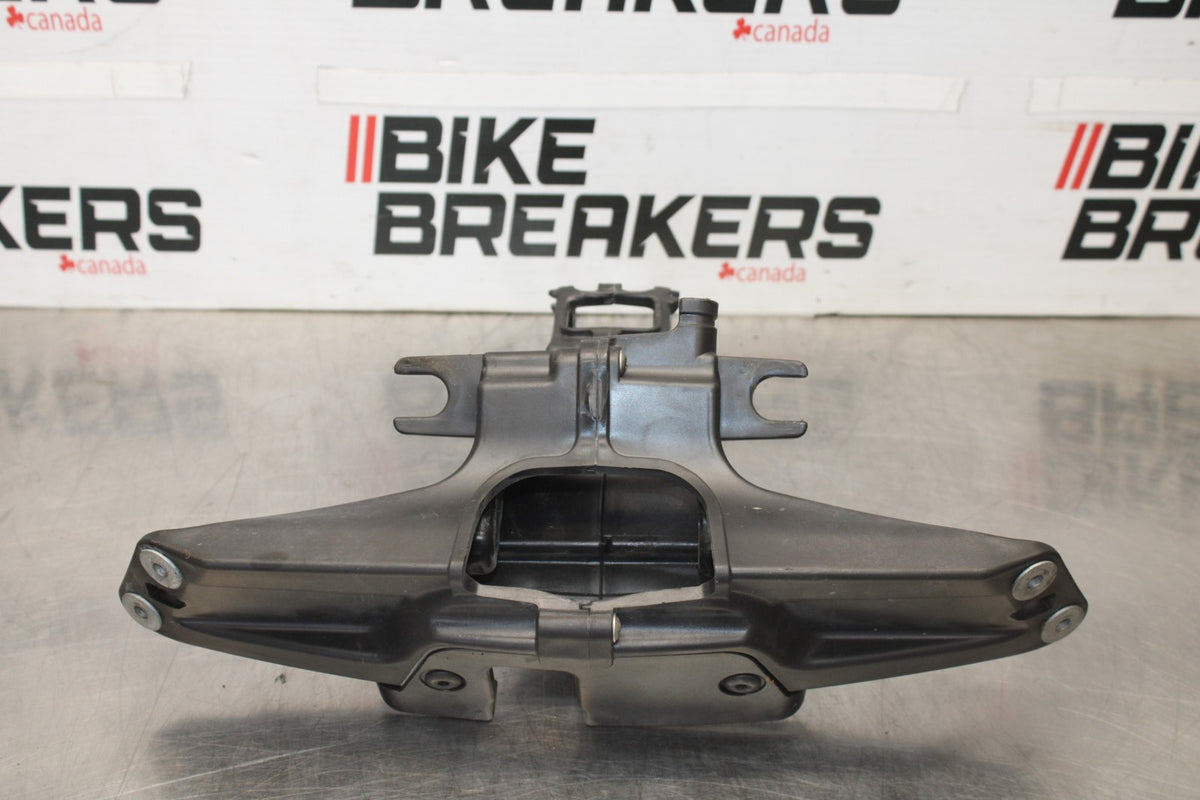 15 APRILIA RSV4 FACTORY APRC ABS UPPER FAIRING MIRROR GAUGES STAY BRACKET BB901