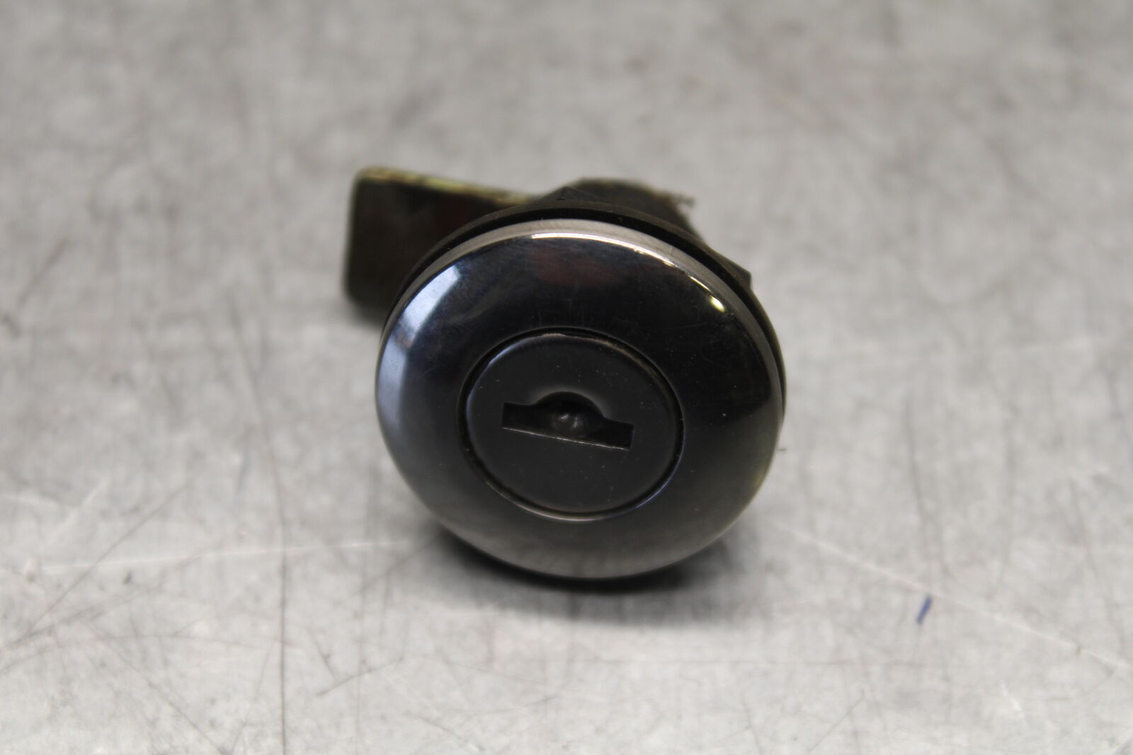 05-06 SUZUKI BOULEVARD M50 IGNITION LOCK KEY SET W/ GAS CAP AND SEAT LOCK BB671