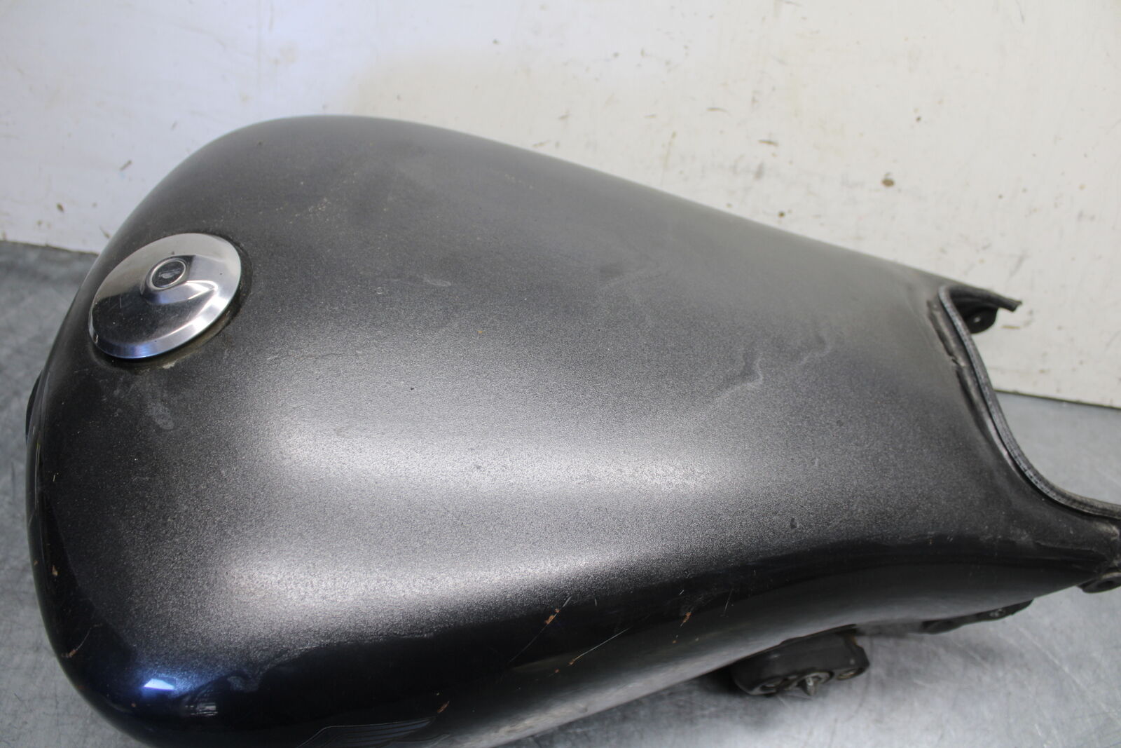 85-86 SUZUKI MADURA 1200 GAS TANK FUEL PETROL RESERVOIR  BB691