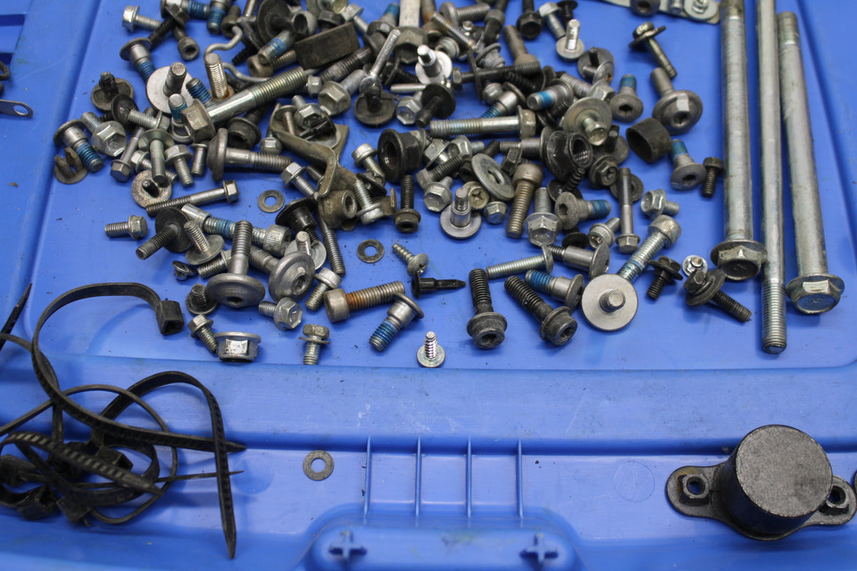 13-16 SUZUKI BANDIT 1250S ABS MOUNTING BOLTS HARDWARE MOTOR SCREWS BB134