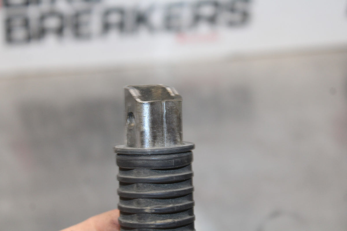 07 HONDA VTX1300R REAR PASSENGER FOOT STEP PEG SET PAIR BB825
