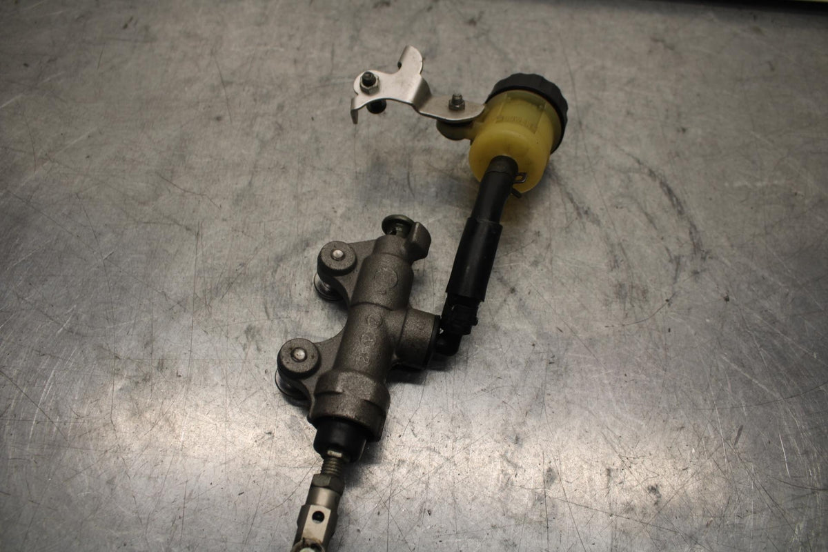 2007 Yamaha YZF R6 REAR BACK BRAKE MASTER CYLINDER BB80