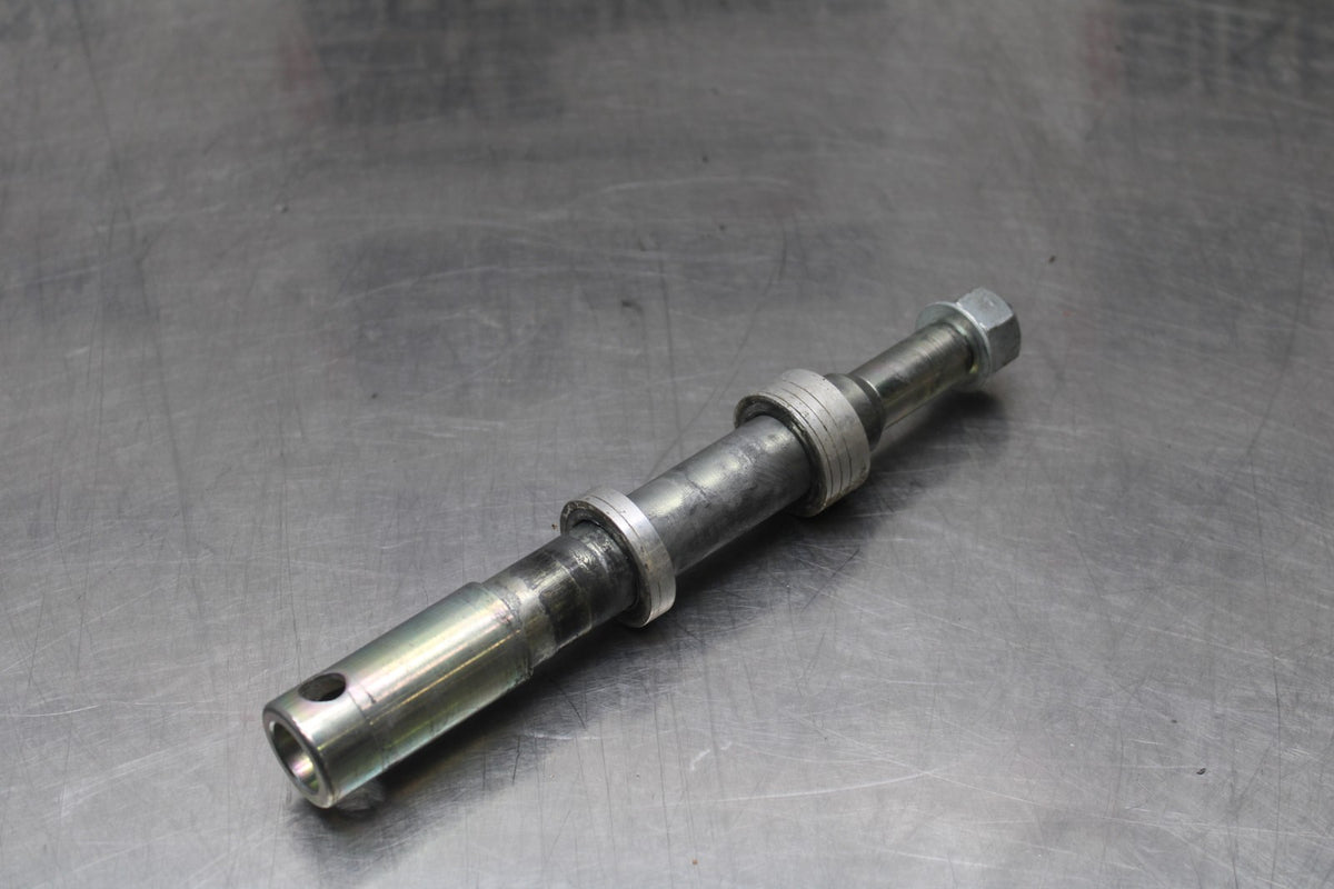 09 HARLEY-DAVIDSON SPORTSTER 1200 CUSTOM XL1200C FRONT WHEEL AXLE BOLT BB776