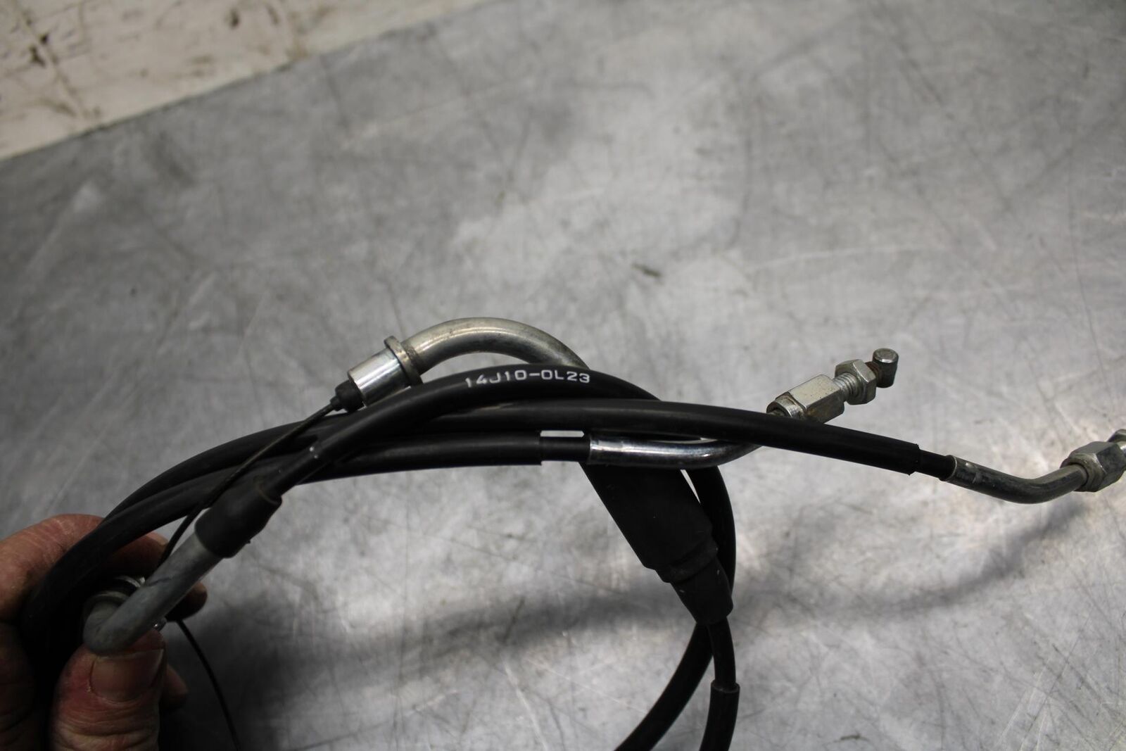 11-21 SUZUKI GSXR750 THROTTLE CABLES LINES BB486