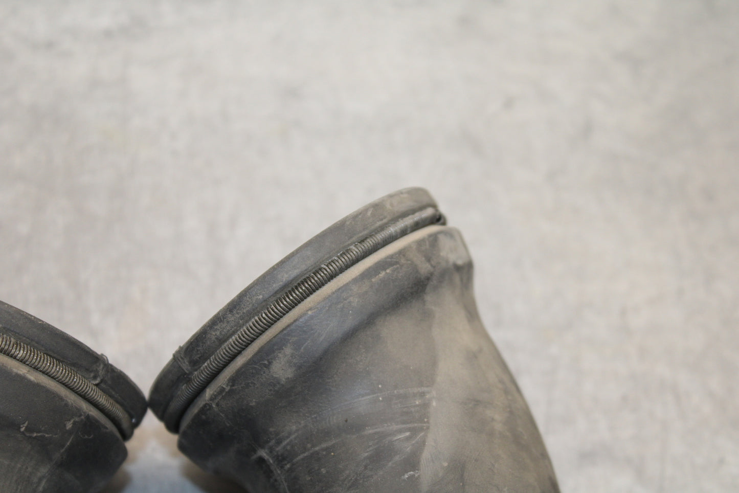 00-02 KAWASAKI NINJA ZX6R RIGHT LEFT AIR INTAKE DUCTS BB750