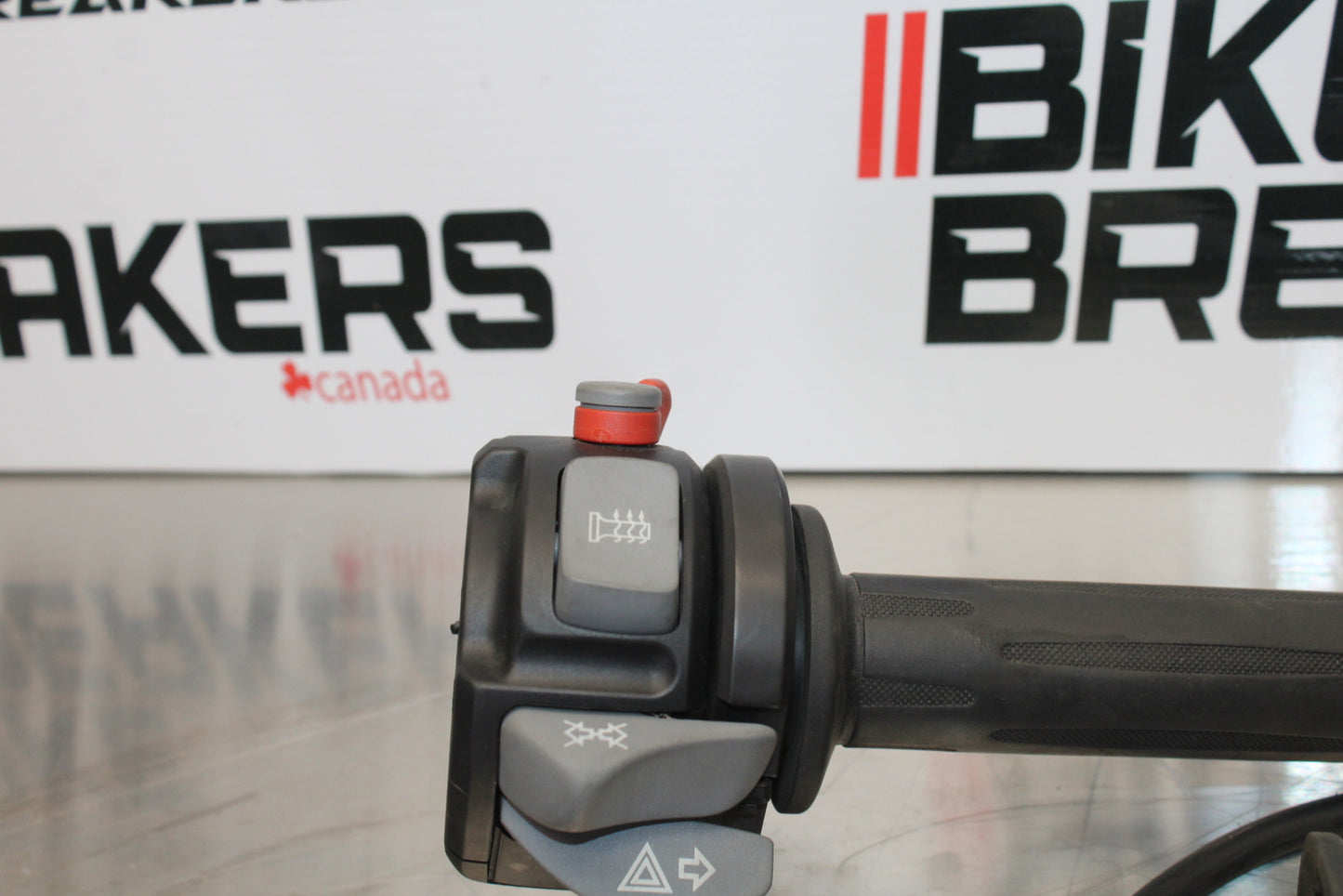 06-12 BMW F800ST THROTTLE CABLE LINE HOUSING GUIDE BB144