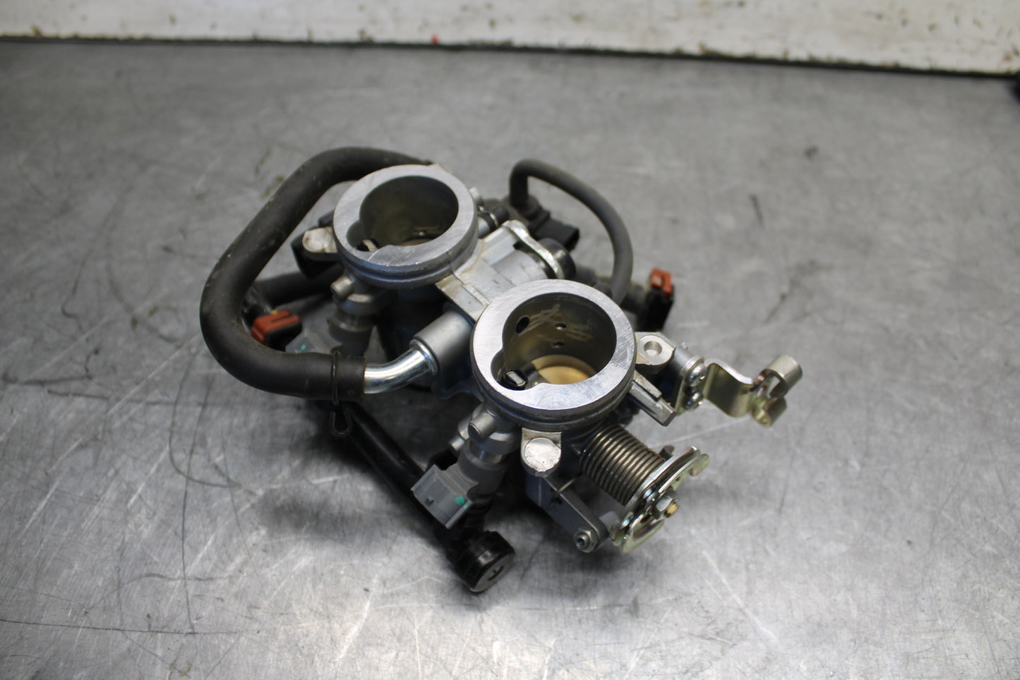 19-22 KAWASAKI Z400 MAIN FUEL INJECTORS / THROTTLE BODIES BB708