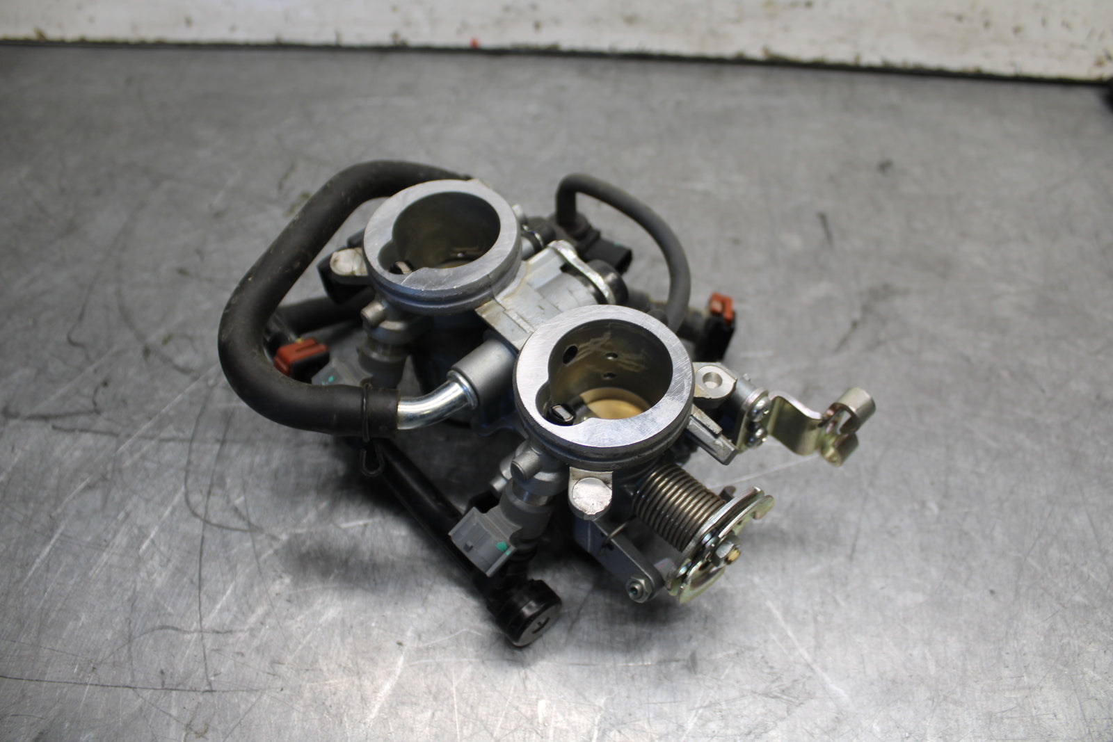 19-22 KAWASAKI Z400 MAIN FUEL INJECTORS / THROTTLE BODIES BB708