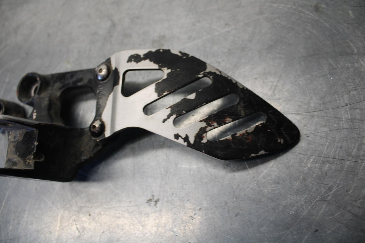 08-10 SUZUKI GSXR 600  LEFT REARSET  DRIVER FOOT PEG BRACKET MOUNT BB101 #B
