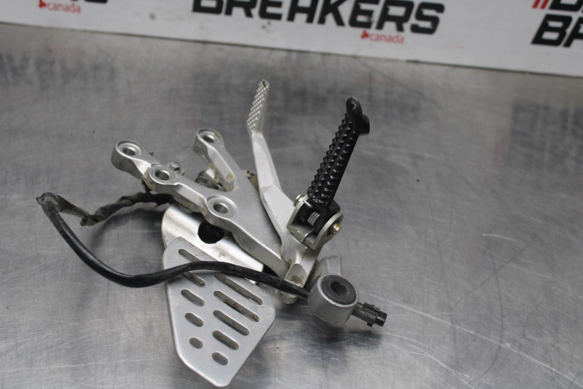 08-16 YAMAHA YZF R6 RIGHT REARSET REAR SET DRIVER FOOT PEG REST STOP BB798