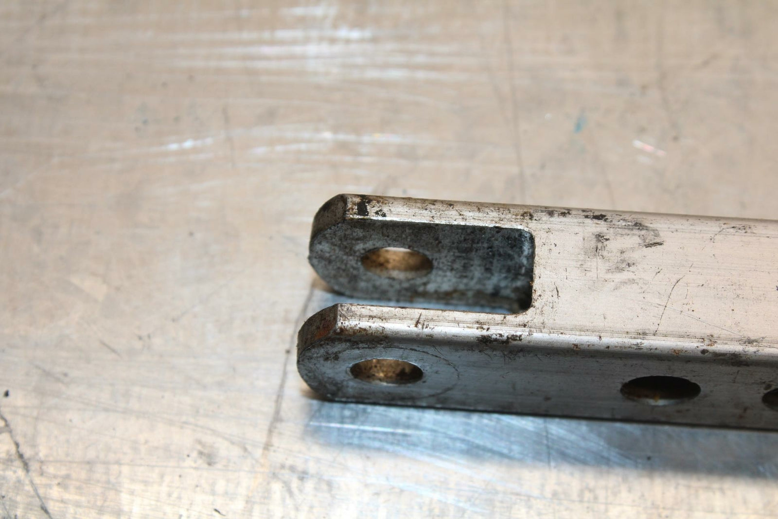 85 YAMAHA RZ500 REAR BACK BRAKE TORQUE ROD SHAFT BAR BB27 A