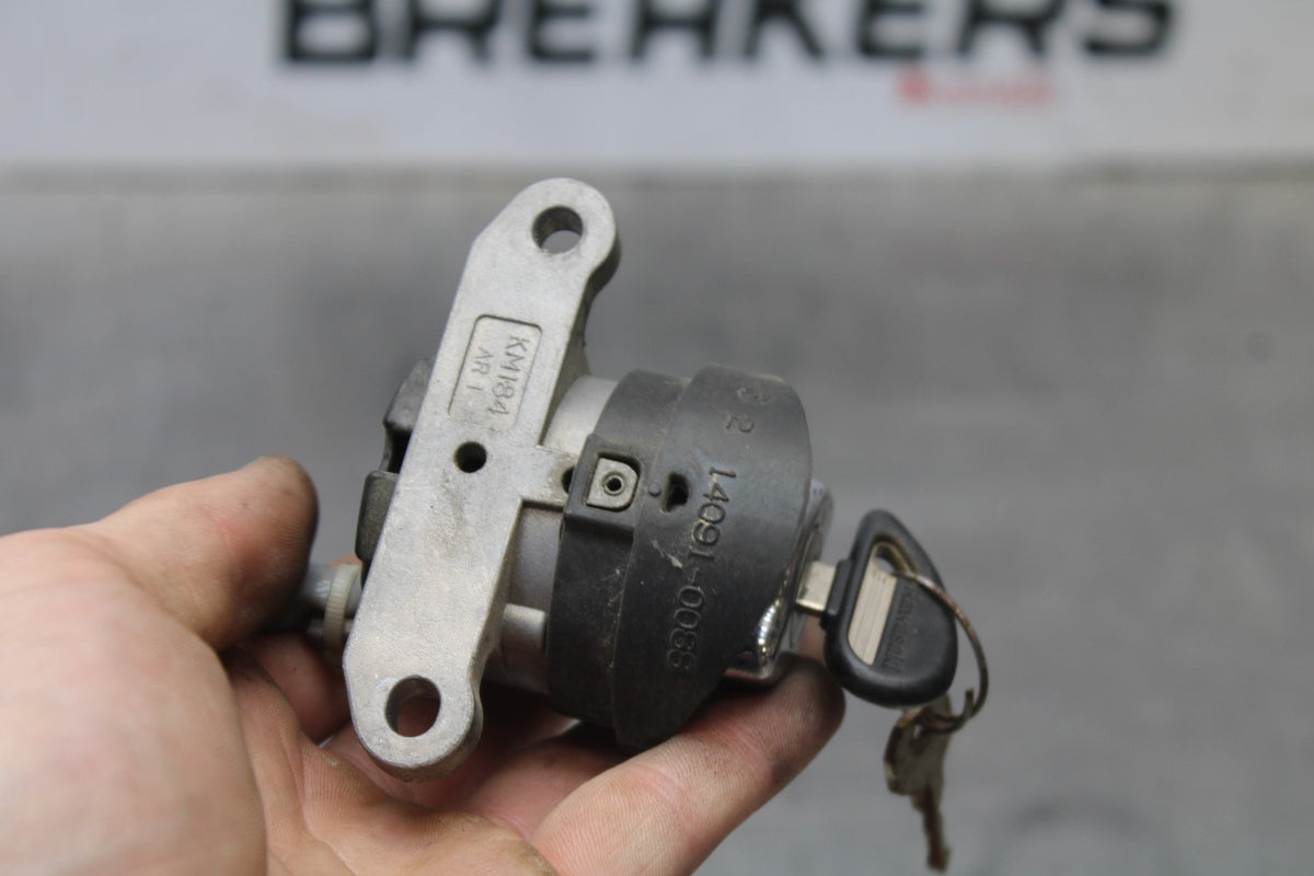 08 KAWASAKI VULCAN 1600 VN1600D NOMAD IGNITION KEY GAS SEAT HELMET LOCK BB904