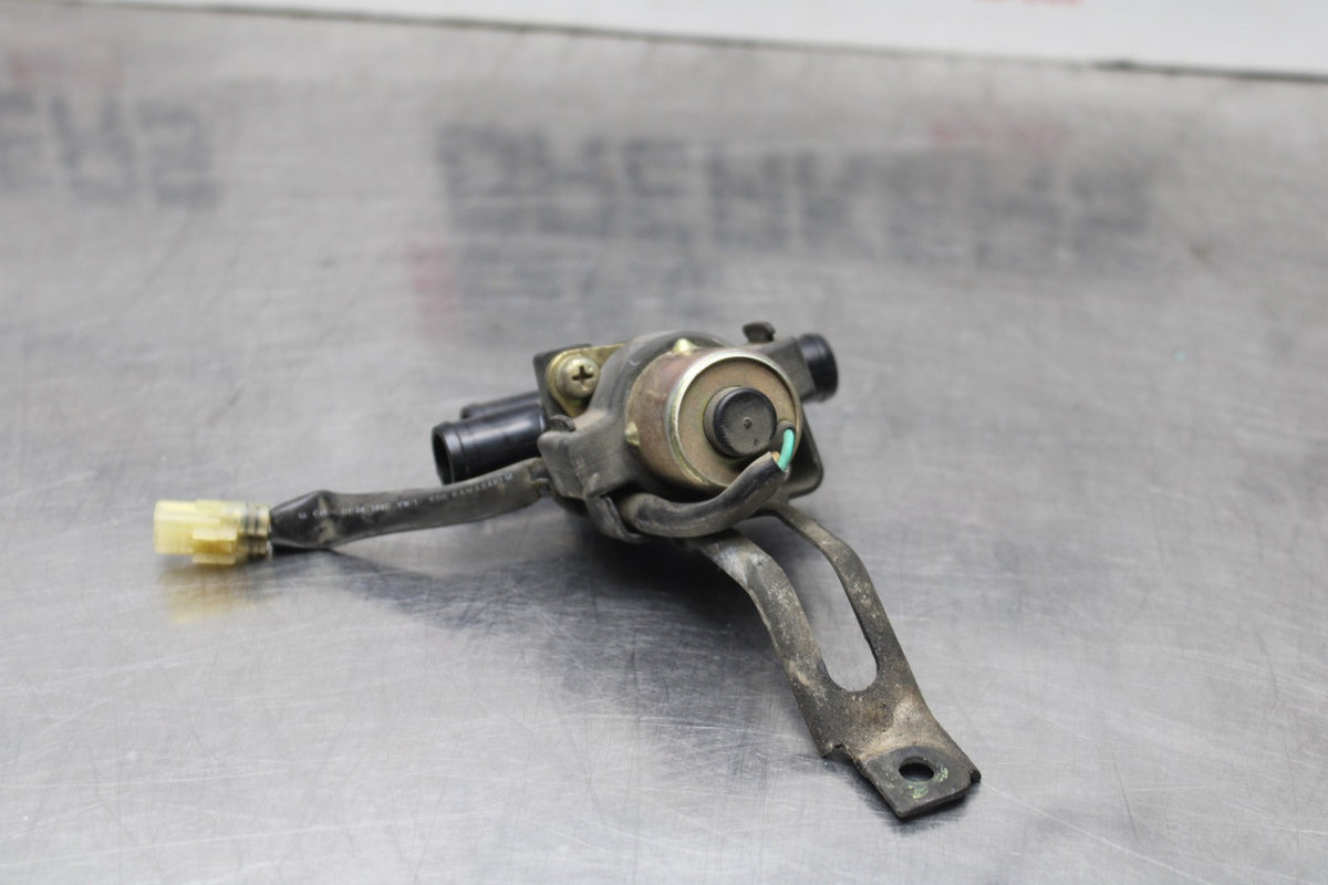05 YAMAHA YZF R6 AIR VALVE SOLENOID TOP ENGINE SWITCH SENSOR BB858