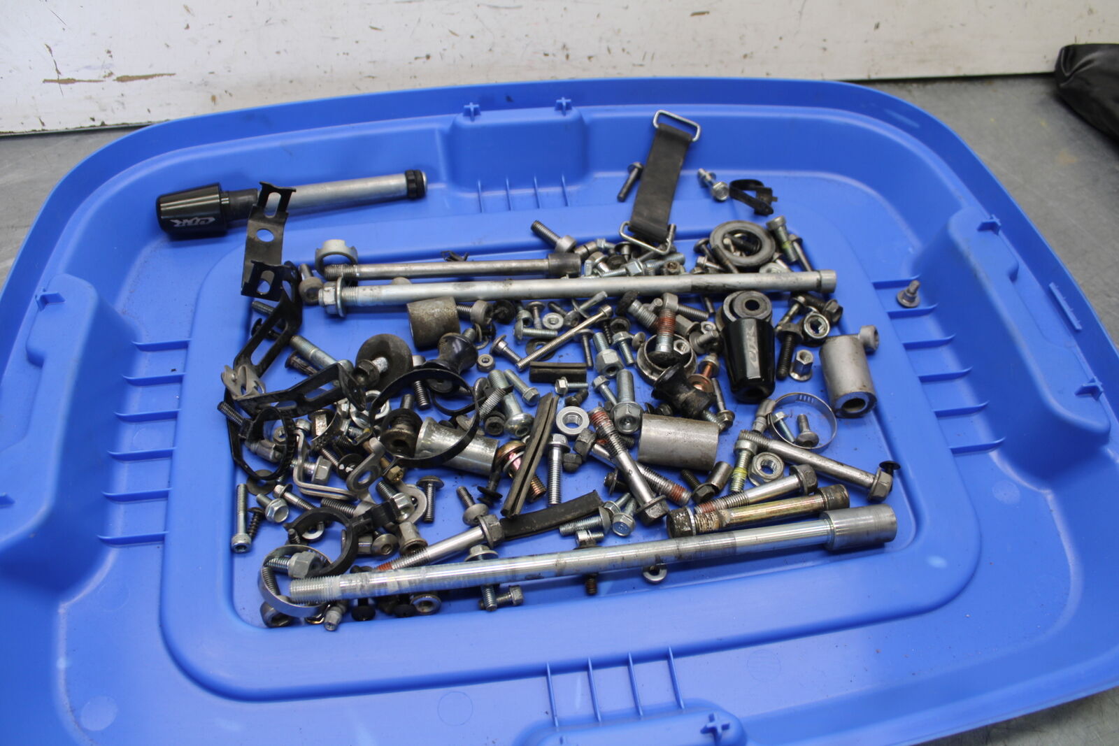 05-06 HONDA CBR600RR BOLTS HARDWARE BB655