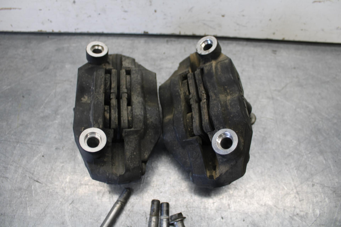 08-10 SUZUKI GSXR 600  RIGHT LEFT FRONT BRAKE CALIPER SET PAIR CALIPERS BB101