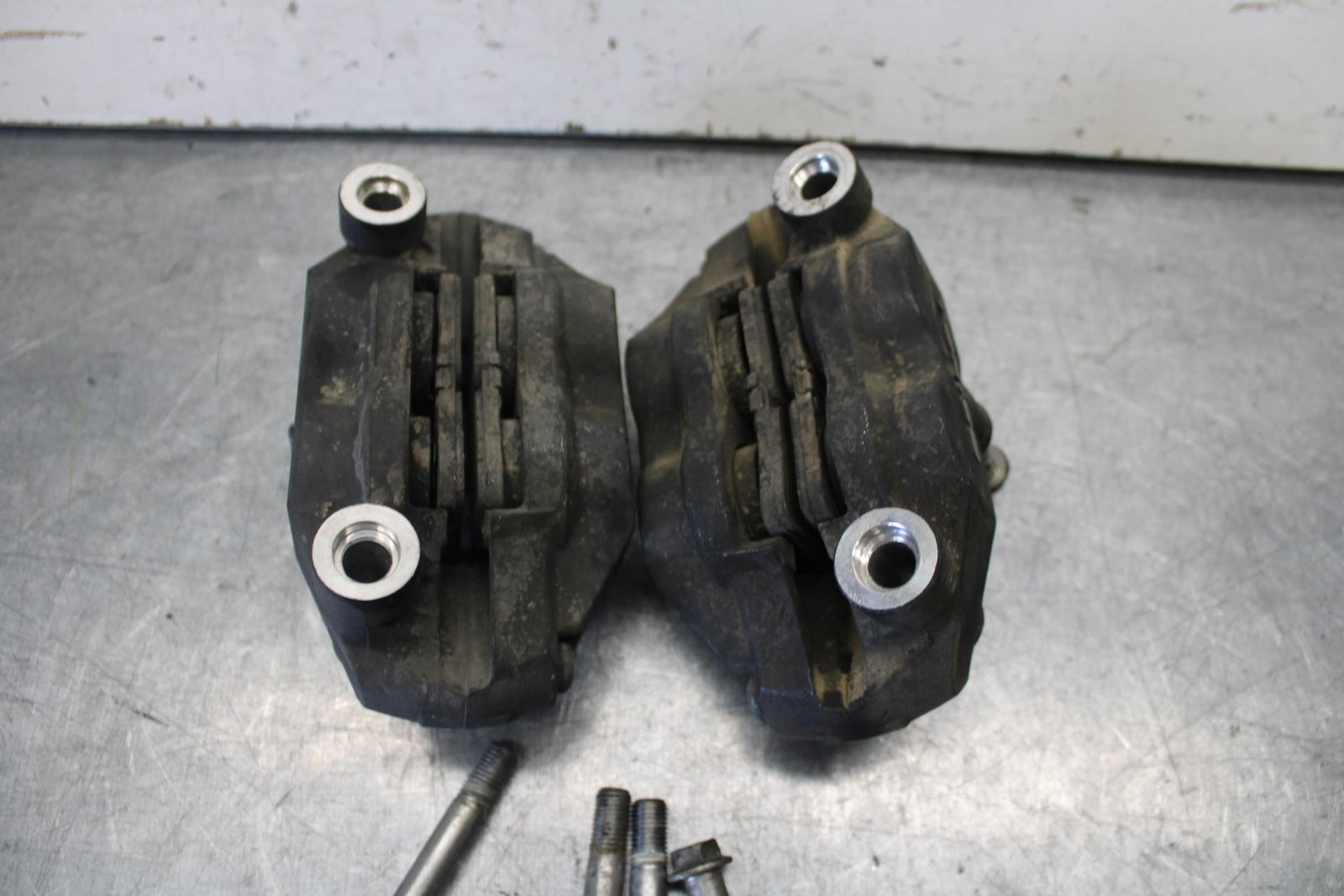08-10 SUZUKI GSXR 600  RIGHT LEFT FRONT BRAKE CALIPER SET PAIR CALIPERS BB101
