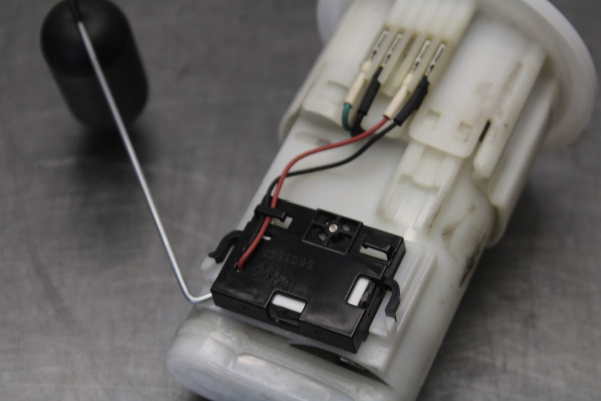 15-17 YAMAHA FJ09 FUEL PUMP GAS PETROL SENDER UNIT BB906