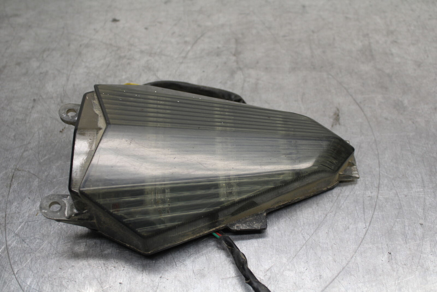 06-07 YAMAHA YZF R6 AFTERMARKET REAR TAIL TAILLIGHT BACK BRAKE LIGHT BB742