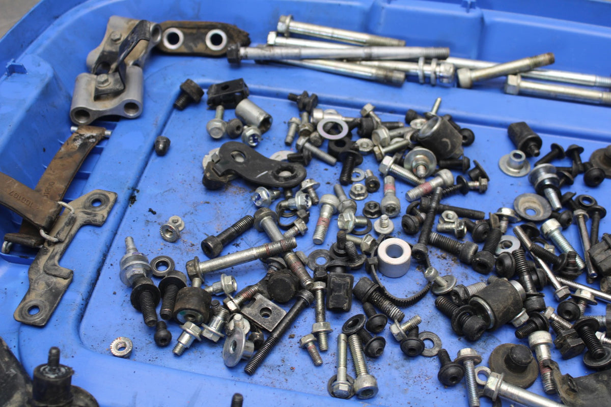17-22 KTM 390 DUKE ENGINE MOUNTING BOLTS HARDWARE MOTOR SCREWS BB180