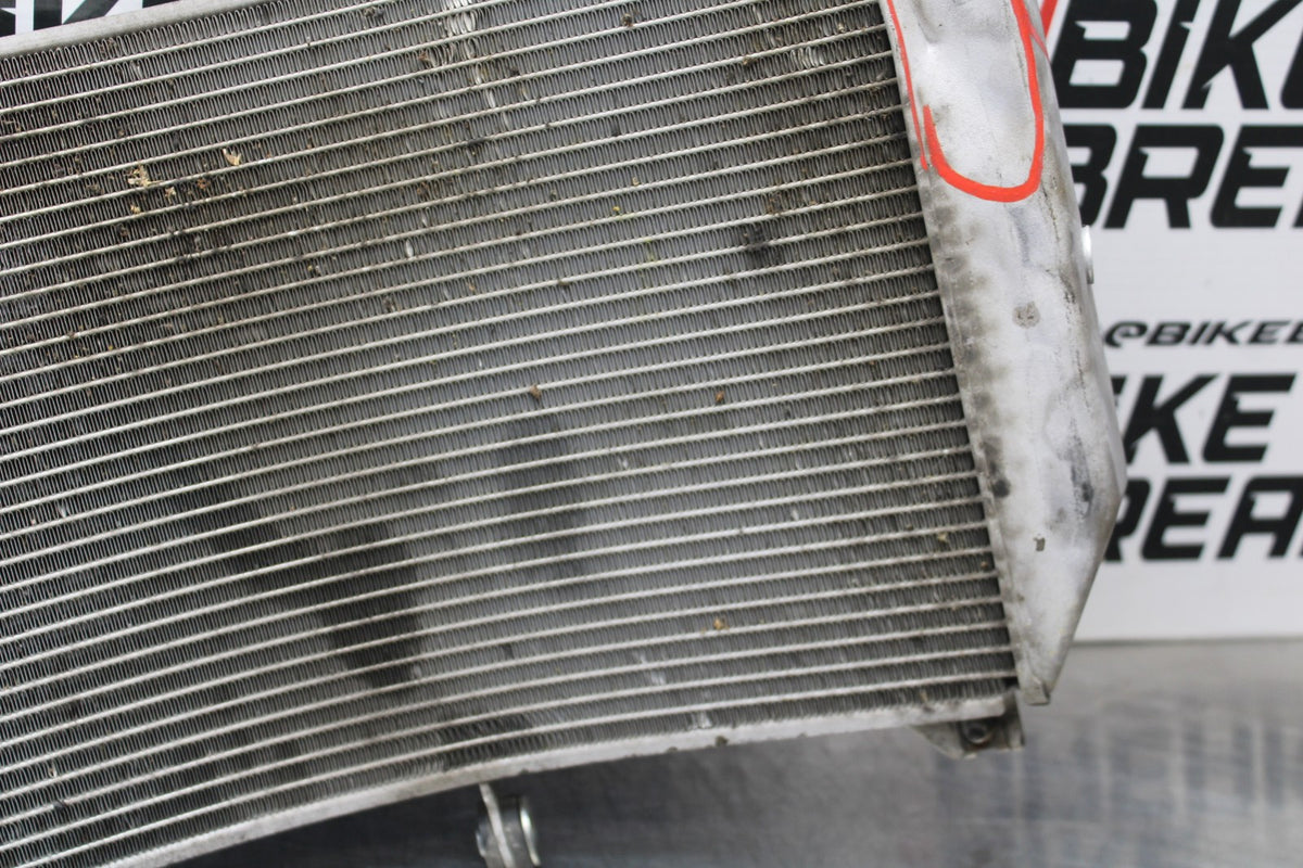 18 YAMAHA YZF R1  ENGINE RADIATOR MOTOR COOLER COOLING RADIATER BB838