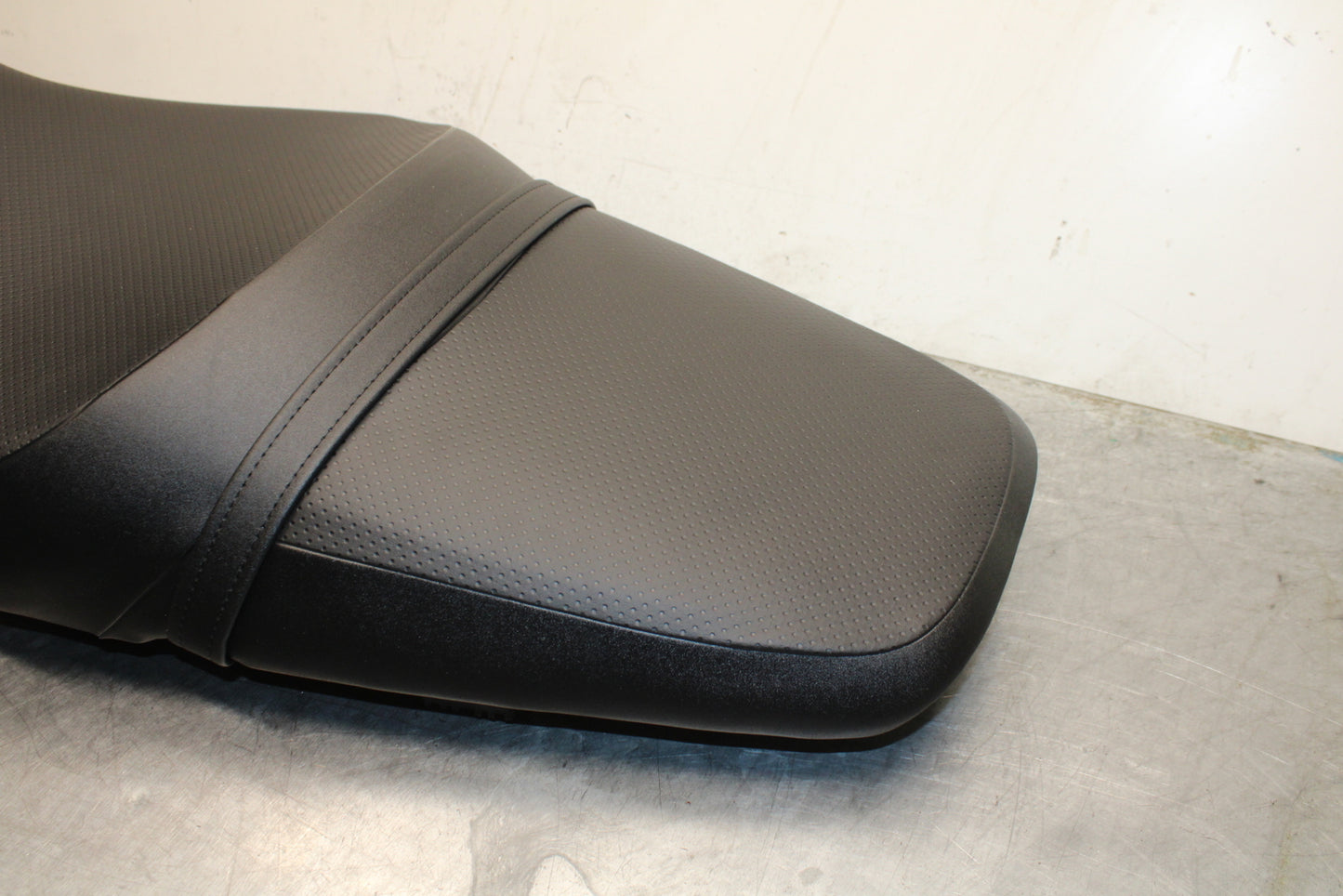 12-25 KAWASAKI NINJA ZX14R NEW!! FRONT REAR SEAT SADDLE BB757