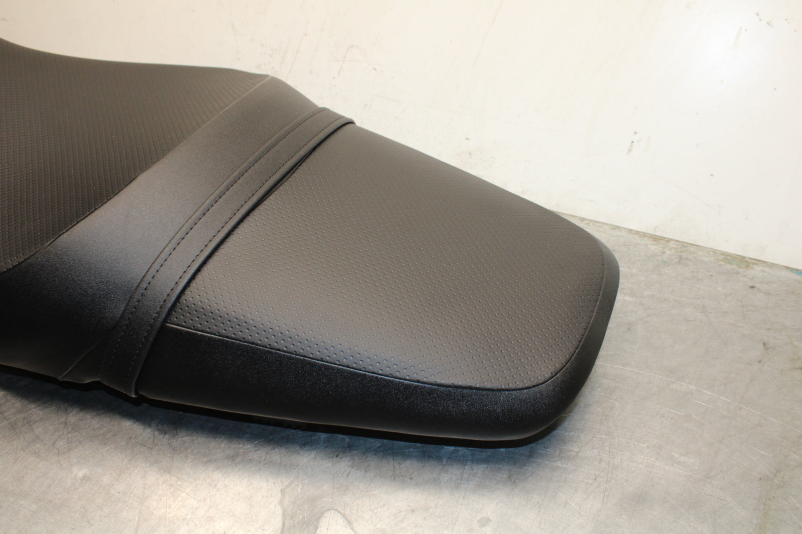 12-25 KAWASAKI NINJA ZX14R NEW!! FRONT REAR SEAT SADDLE BB757