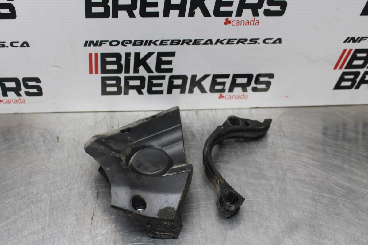 22-25 YAMAHA YZF R7 ENGINE SPROCKET COVER BB769