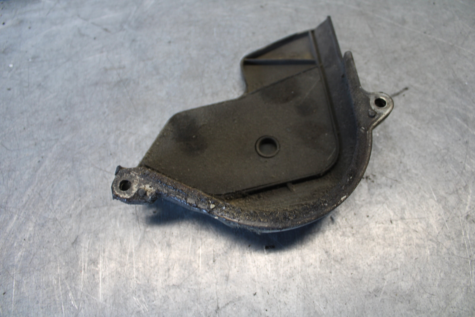 03-04 HONDA CBR600RR ENGINE SPROCKET COVER 11350-MEE-670 BB661