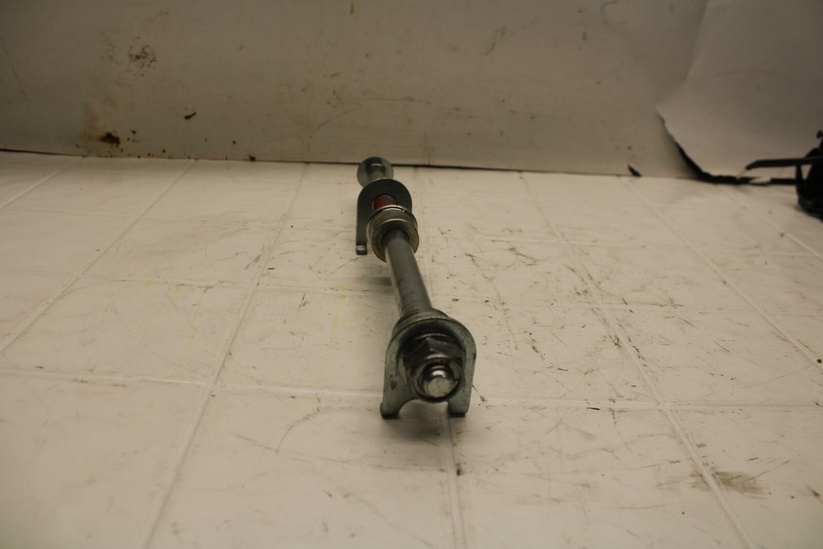 15-16 HONDA CB300F REAR AXLE BACK WHEEL RIM PIVOT BOLT AXEL BB05