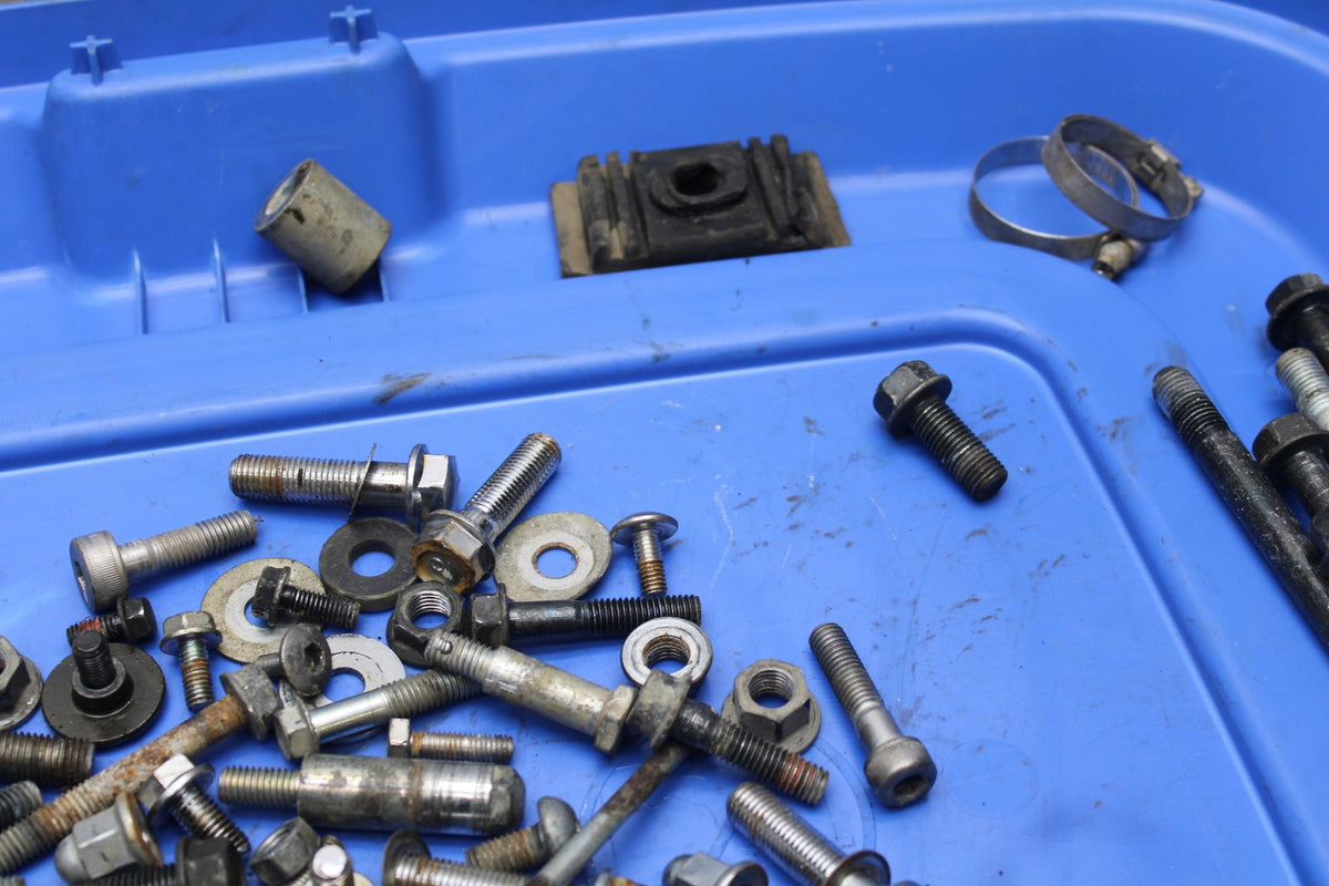 09 HONDA SHADOW 750 VT750 C2 MOUNTING BOLTS HARDWARE MOTOR SCREWS BB809