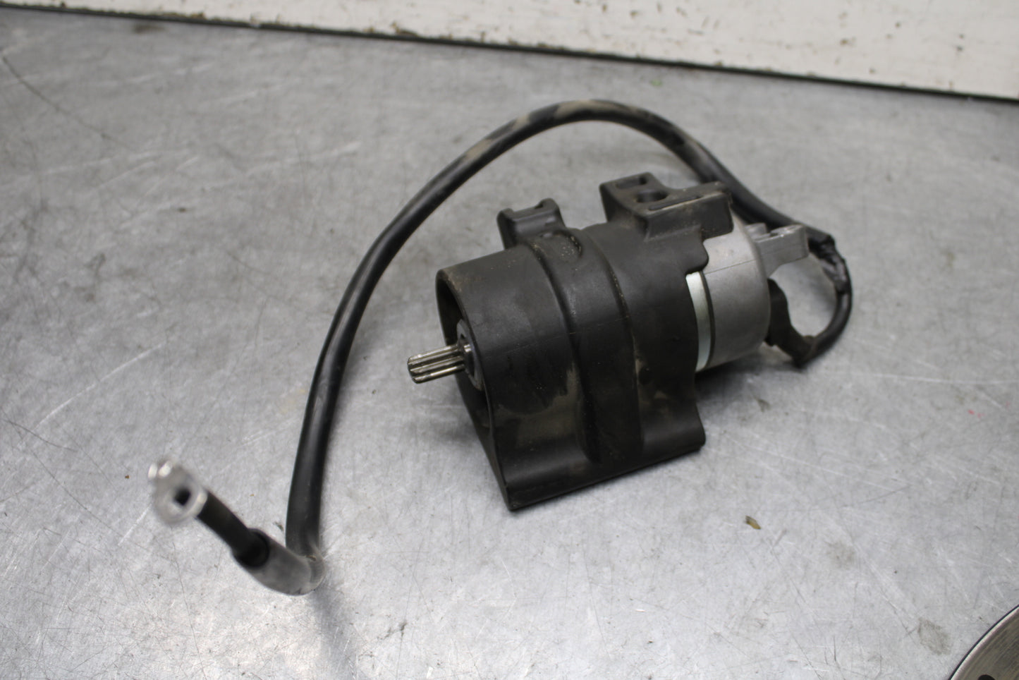 22-24 YAMAHA XSR900 ENGINE STARTING STARTER MOTOR -DC 12V BB683