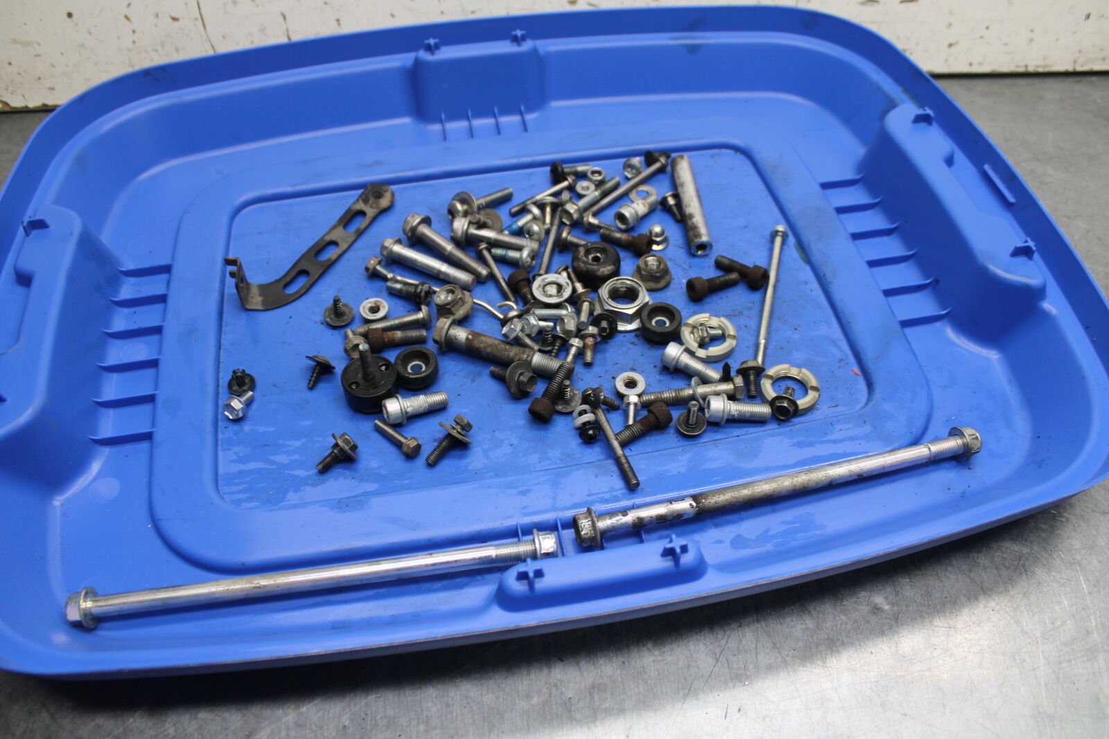 08-09 SUZUKI GSXR600 ENGINE MOUNTING BOLTS HARDWARE MOTOR SCREWS BB728