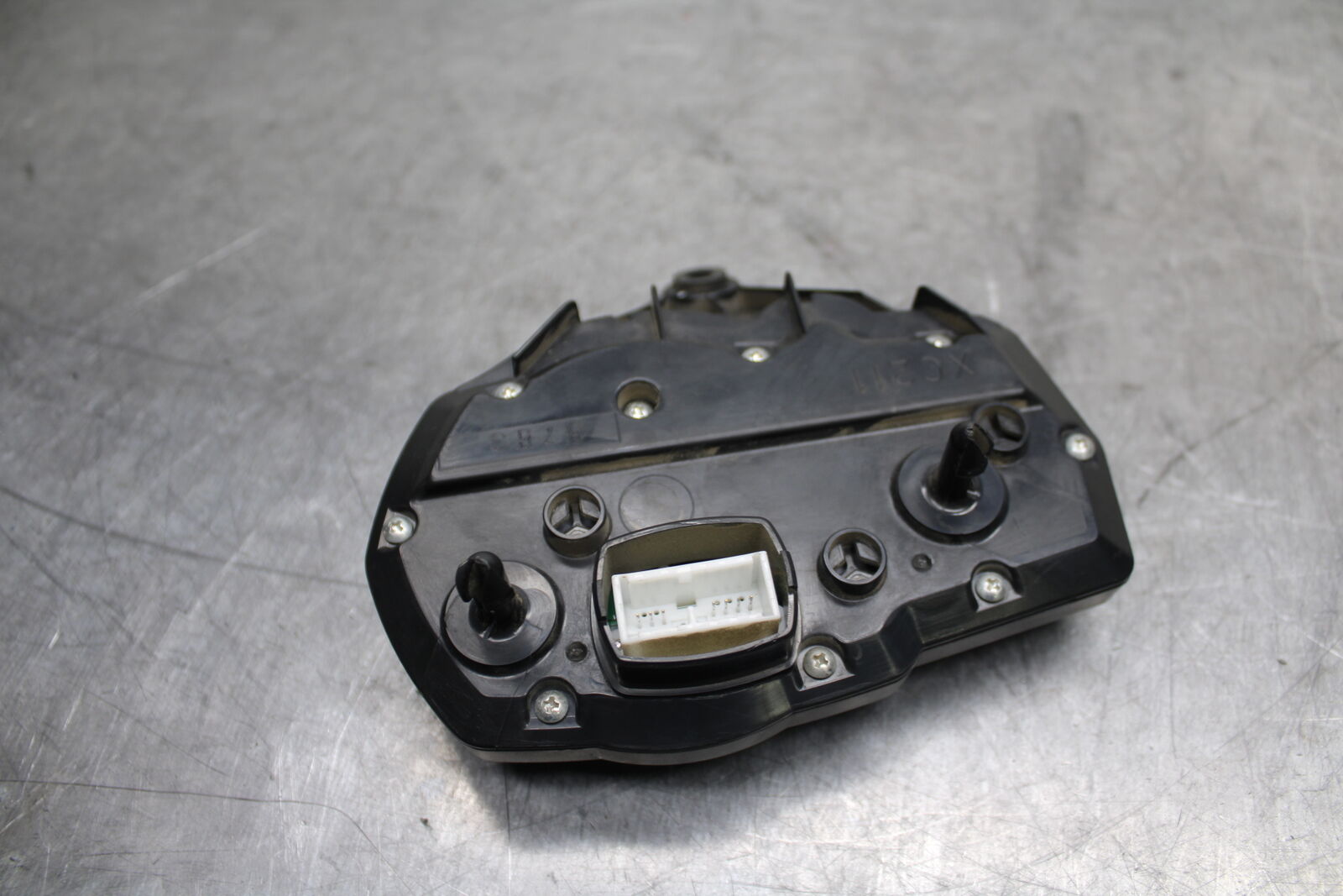 08-10 SUZUKI GSXR 600 SPEEDO TACH GAUGES CLUSTER SPEEDOMETER TACHOMETER   BB721
