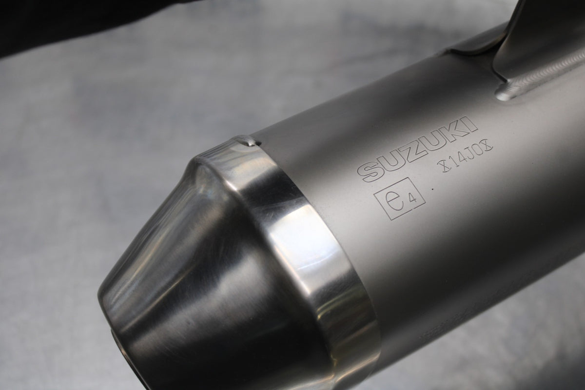 11-25 SUZUKI GSXR 600  EXHAUST PIPE MUFFLER SLIP ON CAN SILENCER BB830