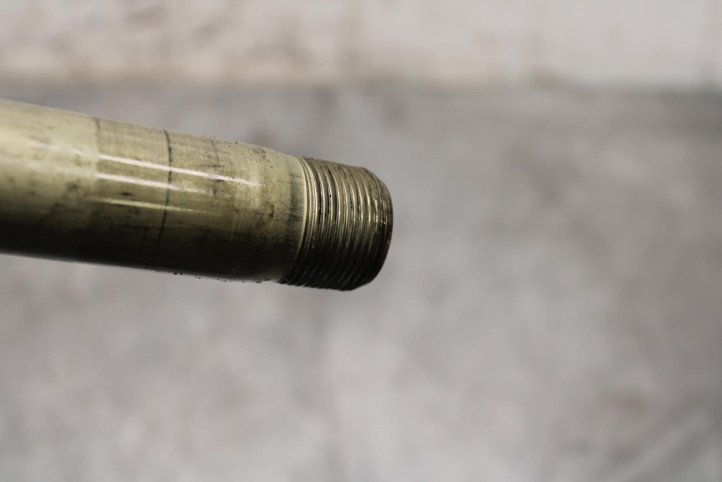 2011 Kawasaki Ninja ZX10R ZX1000K ABS FRONT WHEEL RIM AXLE   BB555